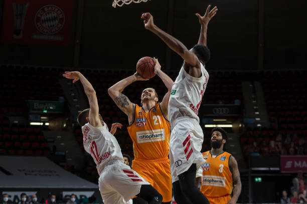 更为中国足 更为中国足